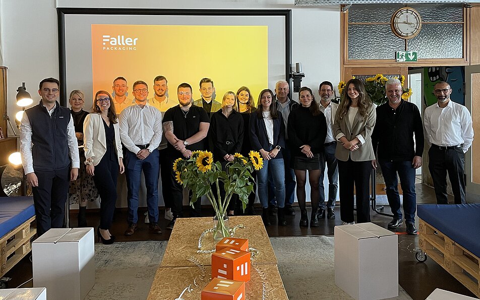 Auszubildende und Studierende schließen ihre Lehre ab – Faller Packaging
