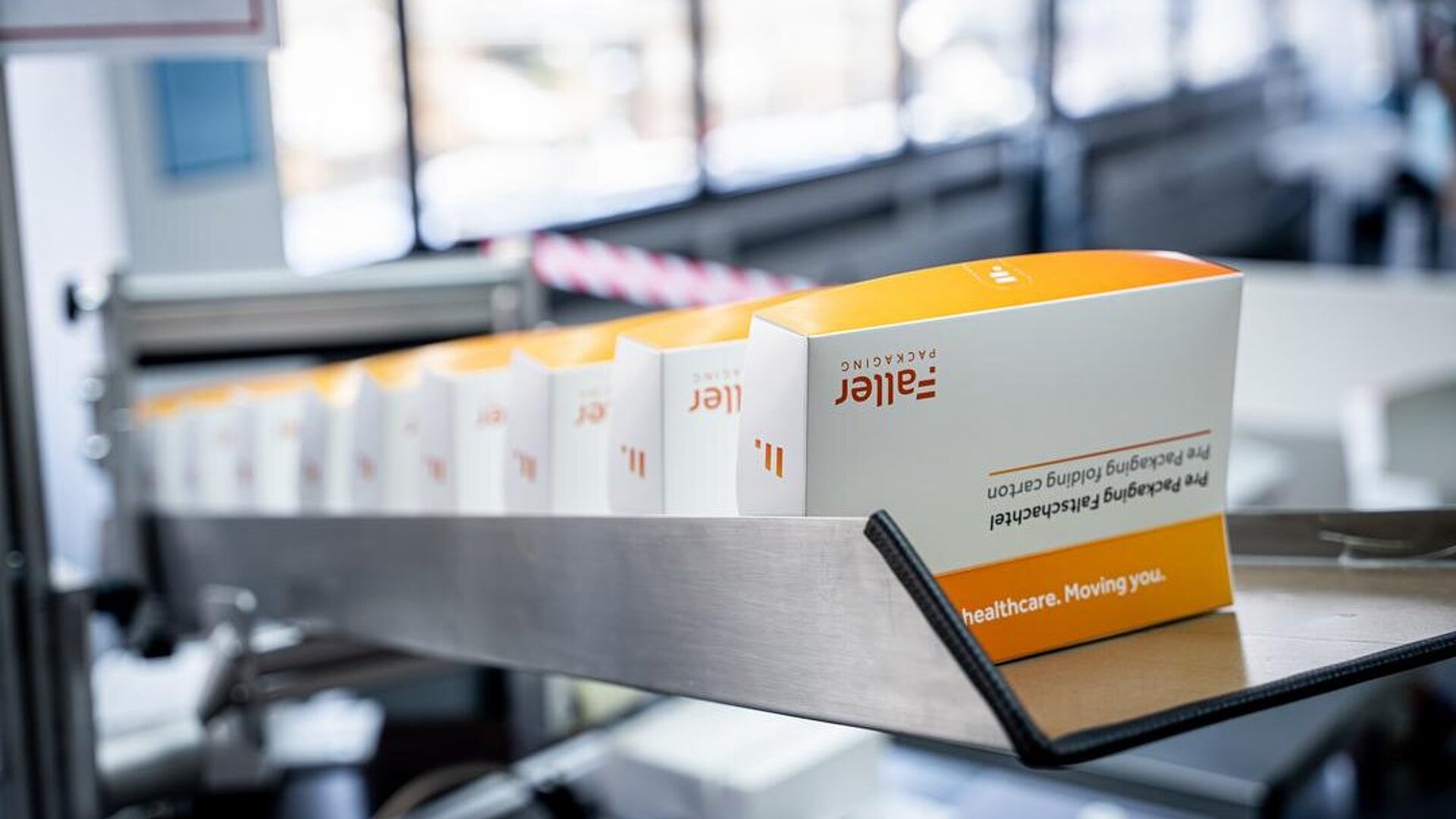 Service PrePackaging de Faller Packaging : étuis pliants préconditionnés pour un conditionnement pharmaceutique rapide et efficace.