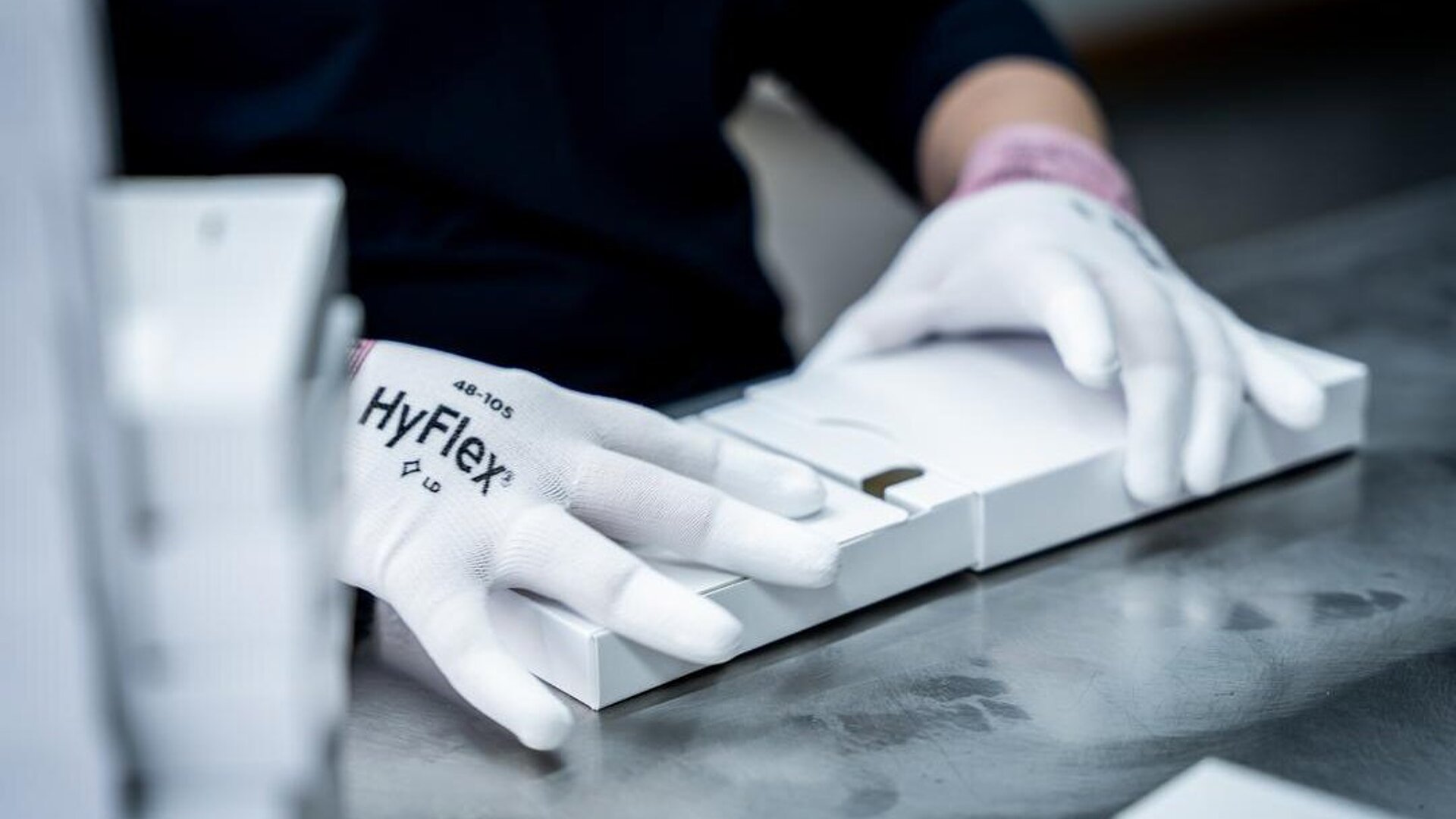 PrePackaging Service at Faller Packaging with manual assembly of pharmaceutical folding cartons