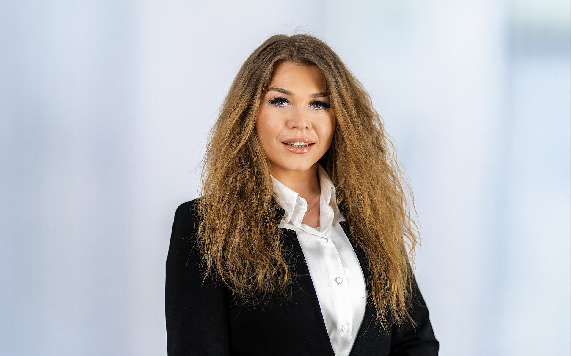 Ansprechpartnerin Yasemin Altunisik Account Managerin Yasemin Altunisik